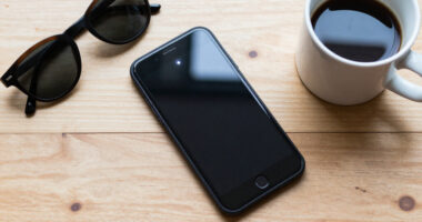 Smartphone LED Detects Hidden Cameras With AI